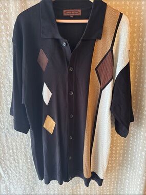 Black Short-Sleeve Button-Down Shirt with Tan & Cream Panels